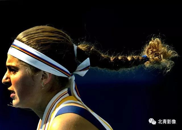 展现了他在 展现了他在