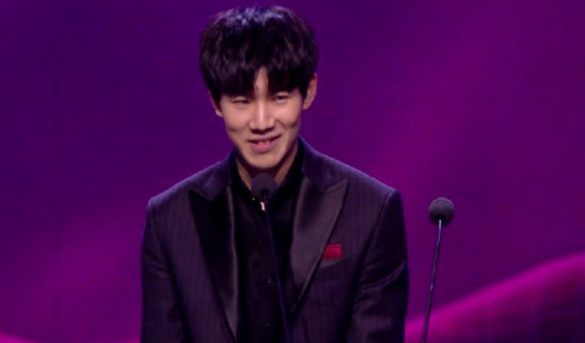 早在18岁 早在18岁